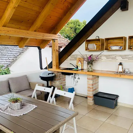 Na Domecku Tatil Evi Brezi (Breclav)