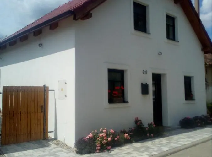 Na Domecku Feriehus Brezi (Breclav)